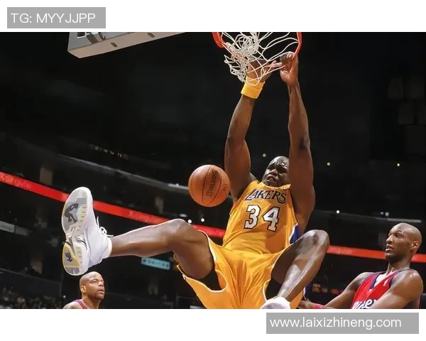 姚明的篮球梦想与黄色篮球的传奇故事交织在一起的精彩瞬间 姚明的篮球梦想与黄色篮球的传奇故事交织在一起的精彩瞬间