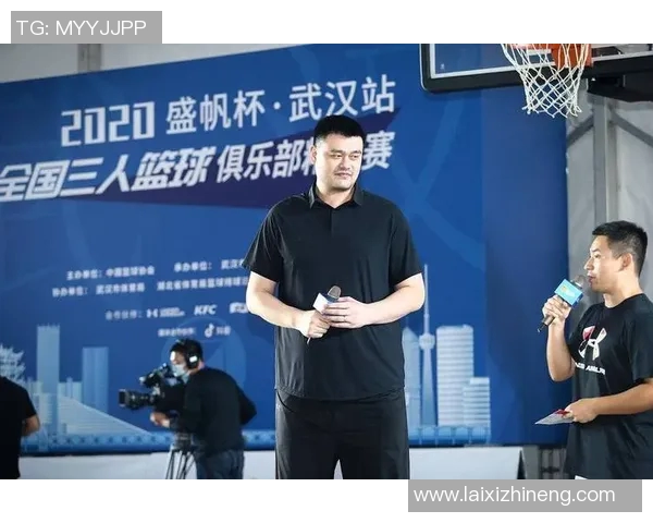 篮球场上的诗人李白与巨人姚明的传奇对决与梦想交融