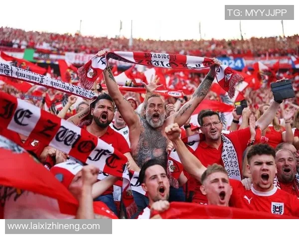 一排足球明星齐聚赛场展现风采引领全球球迷热潮